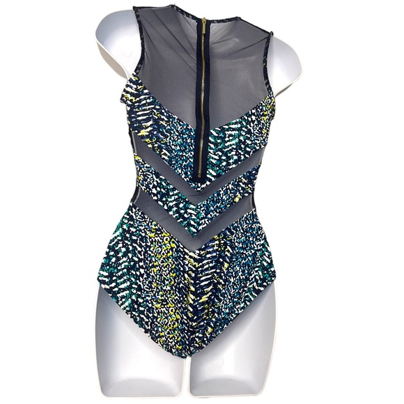 ☀️☀️☀️ Vince Camuto High Neck One Piece Swimsuit - Animal Abstract Print - Picture 4 of 6